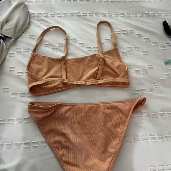 L space bikini - Picture 3 of 4